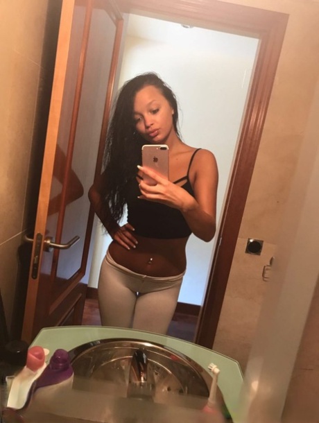 Ahmet Yesevi̇ Acentasız Bağımsız Escort Bayan Naz